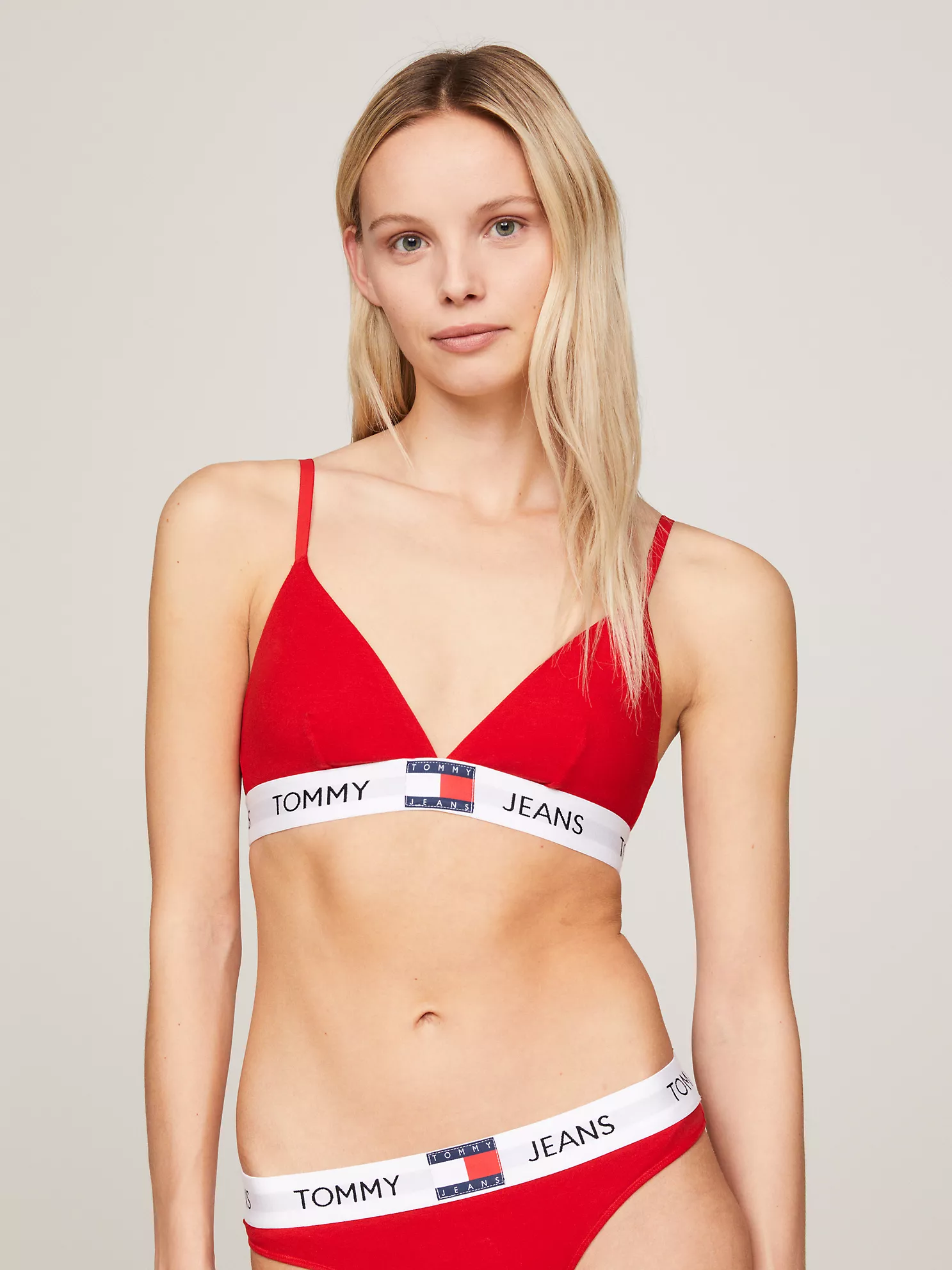 Tommy Jeans Heritage Triangle Bralette - Deep Crimson 1 Tommy Jeans Heritage Triangle Bralette
- Deep Crimson