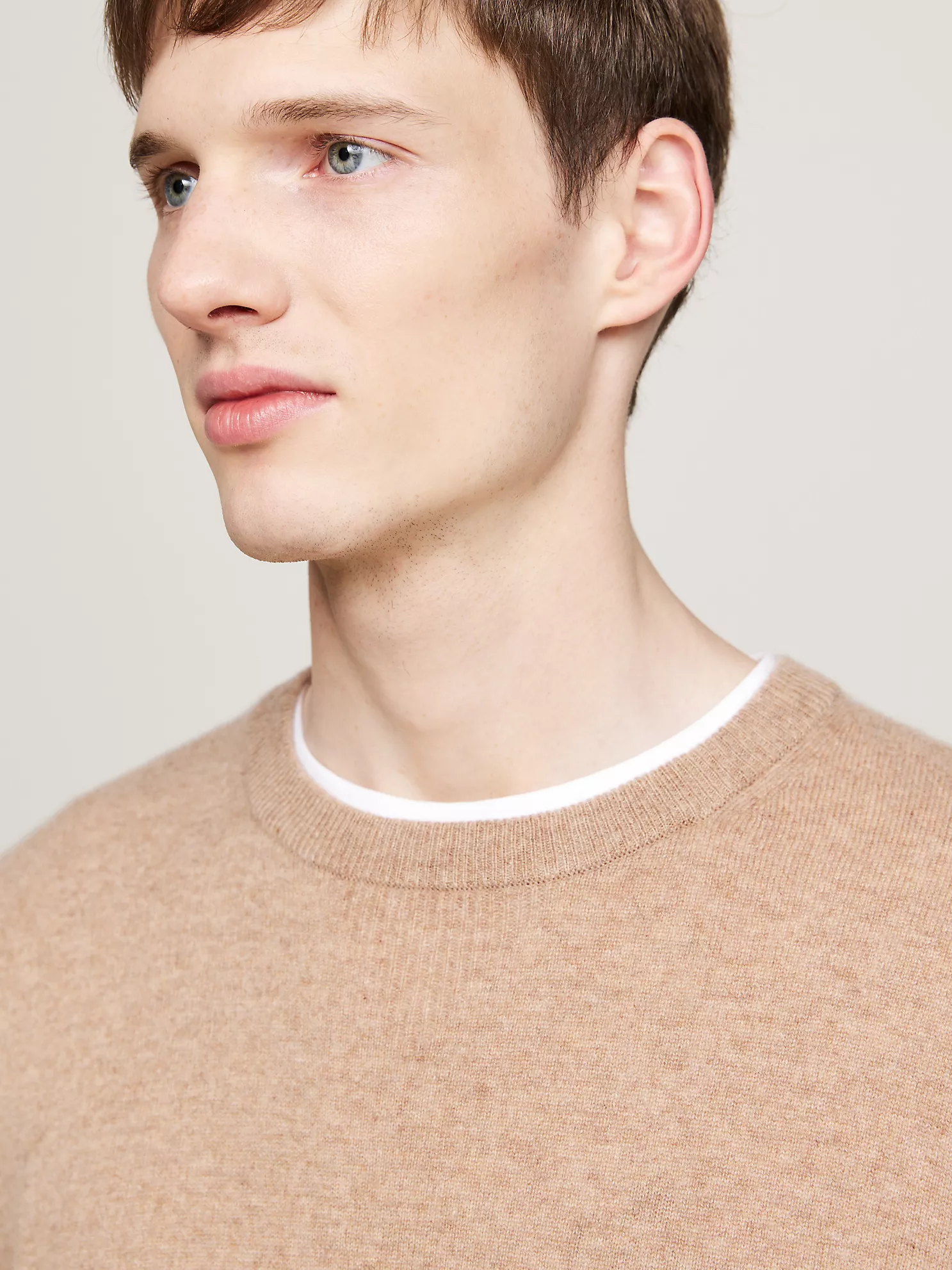 Solid Cashmere Sweater - Hickory 7 Solid Cashmere Sweater
- Hickory