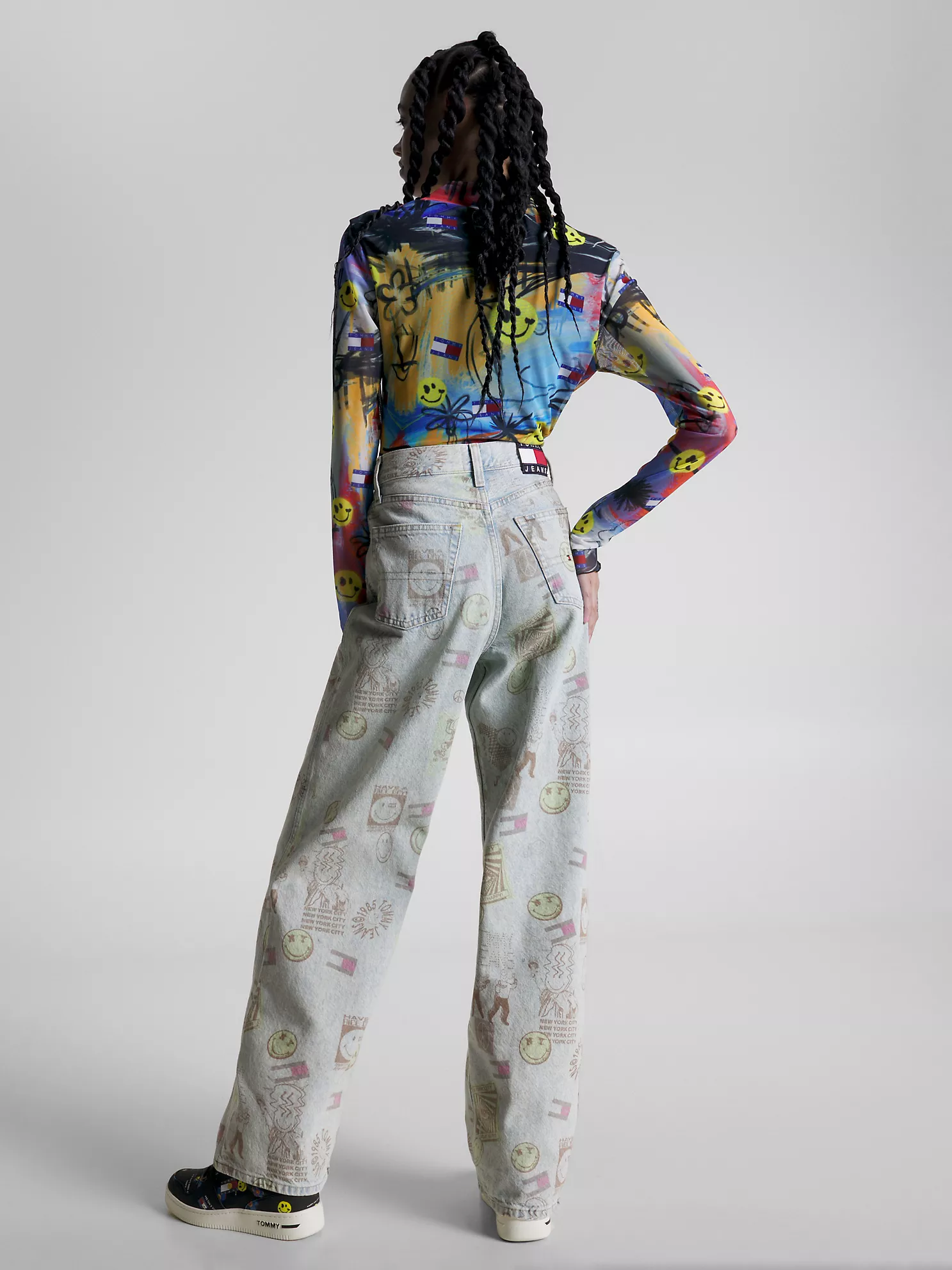 Tommy Jeans x Smiley® Wide Leg Jean - Denim Light 1 Tommy Jeans x Smiley® Wide Leg Jean
- Denim Light