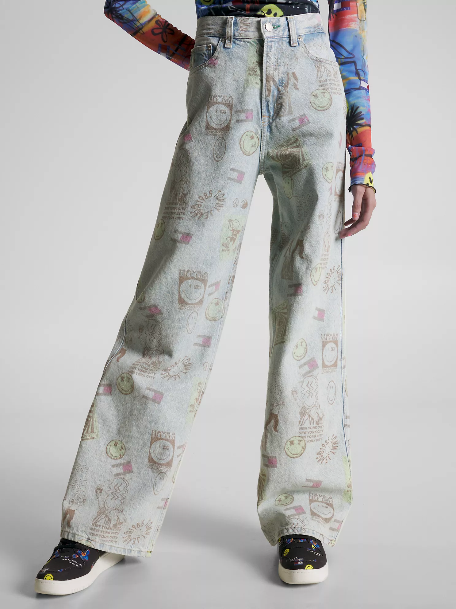 Tommy Jeans x Smiley® Wide Leg Jean - Denim Light 8 Tommy Jeans x Smiley® Wide Leg Jean
- Denim Light