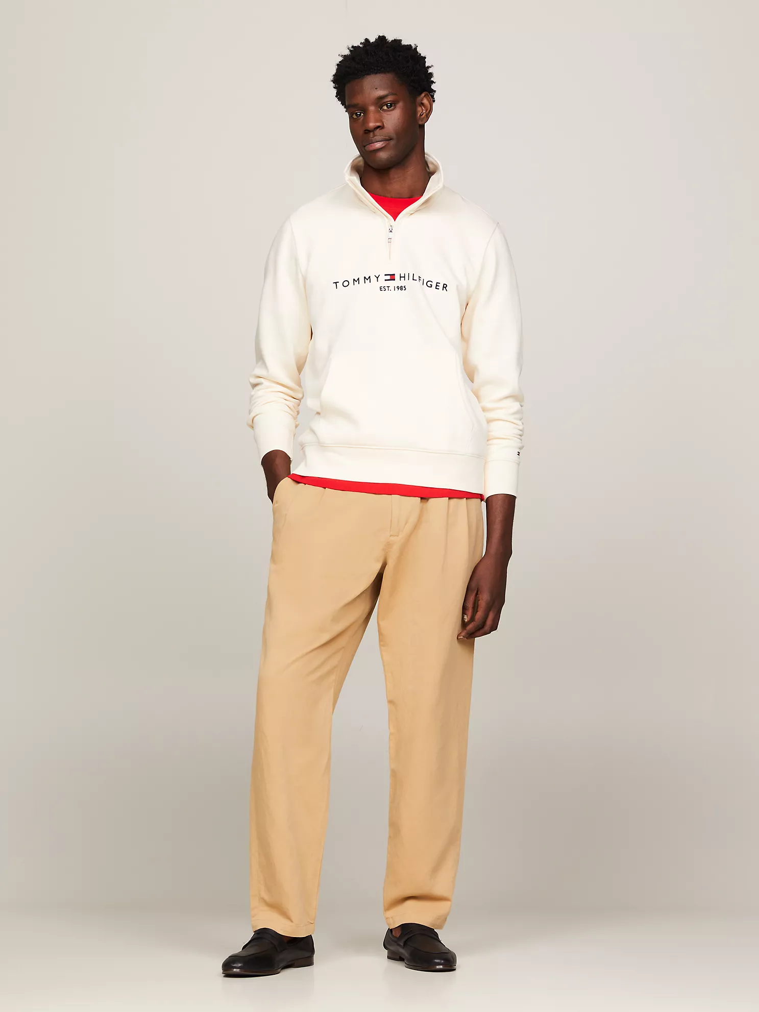 Pleated Straight Leg Chino - Classic Khaki 1 Pleated Straight Leg Chino
- Classic Khaki