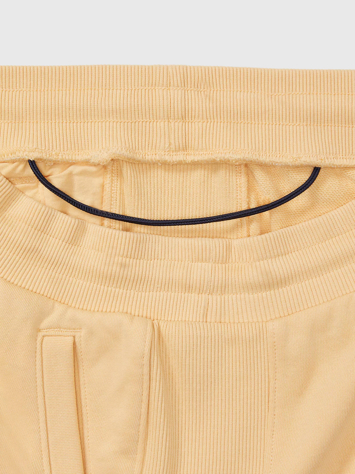 Solid Knit Short - Cheerful Yellow 8 Solid Knit Short
- Cheerful Yellow