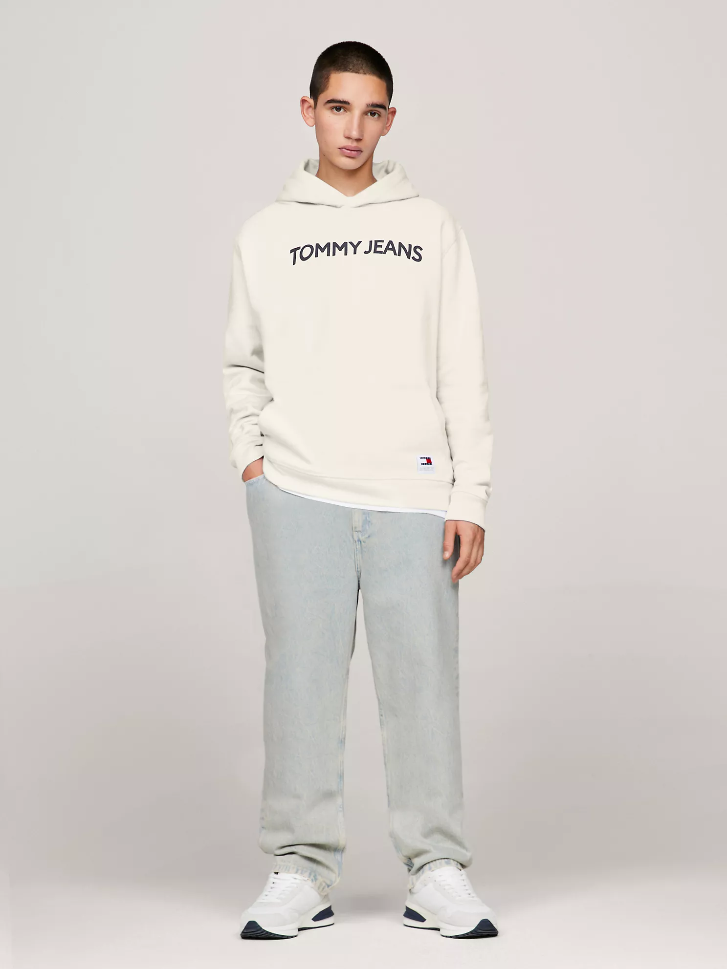 Tommy Jeans Bold Logo Hoodie - Newsprint 7 Tommy Jeans Bold Logo Hoodie
- Newsprint