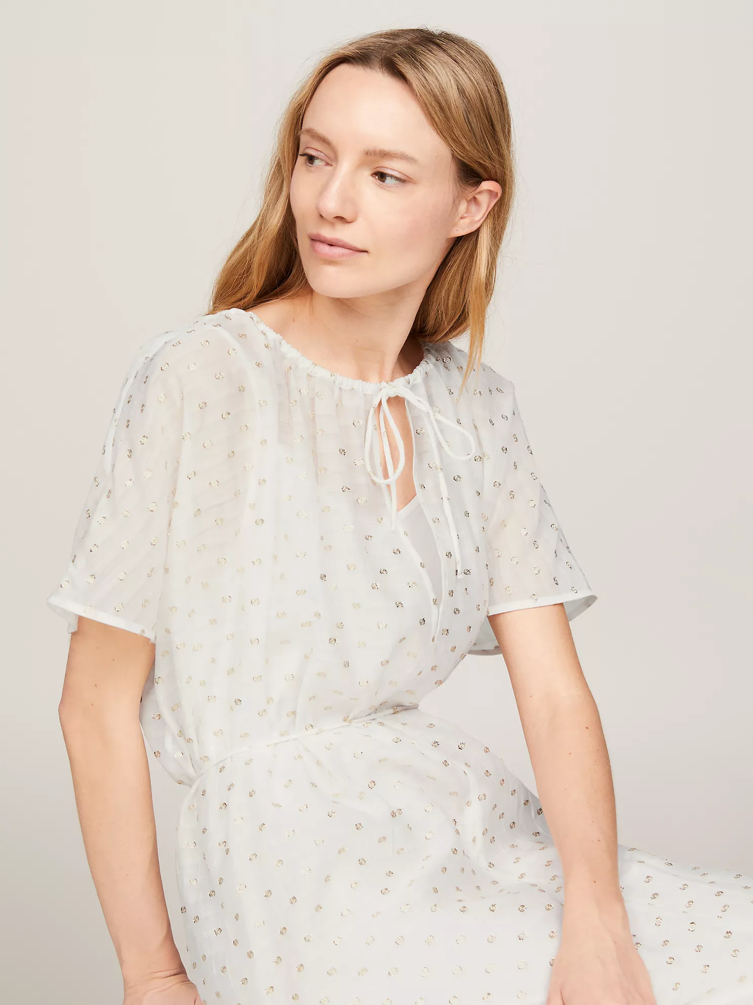 Fil Coupe Midi Dress - Fil Coupe White/Gold 7 Fil Coupe Midi Dress
- Fil Coupe White/Gold