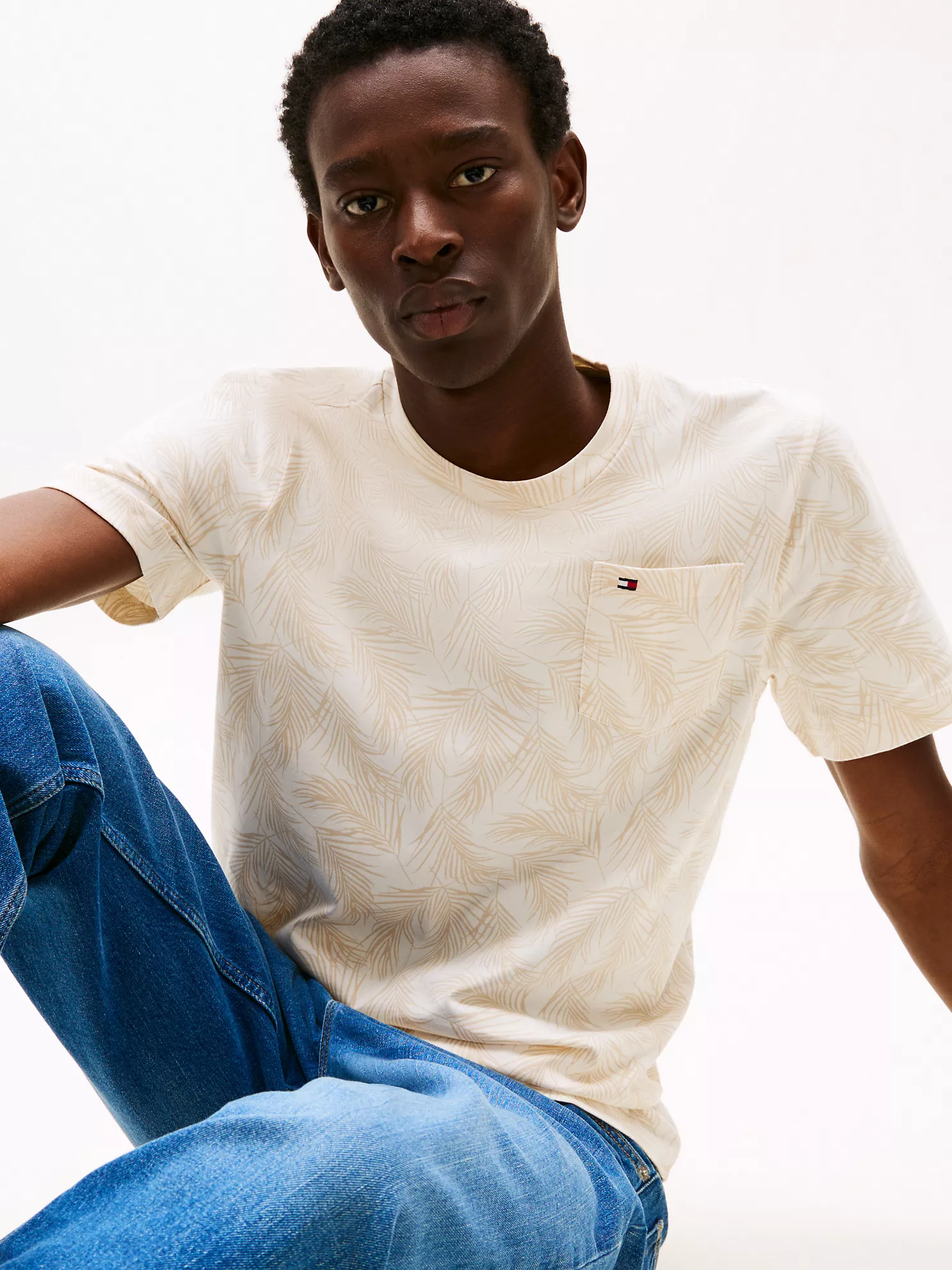 Allover Leaf Print Pocket T-Shirt - Ivory Petal 7 Allover Leaf Print Pocket T-Shirt
- Ivory Petal
