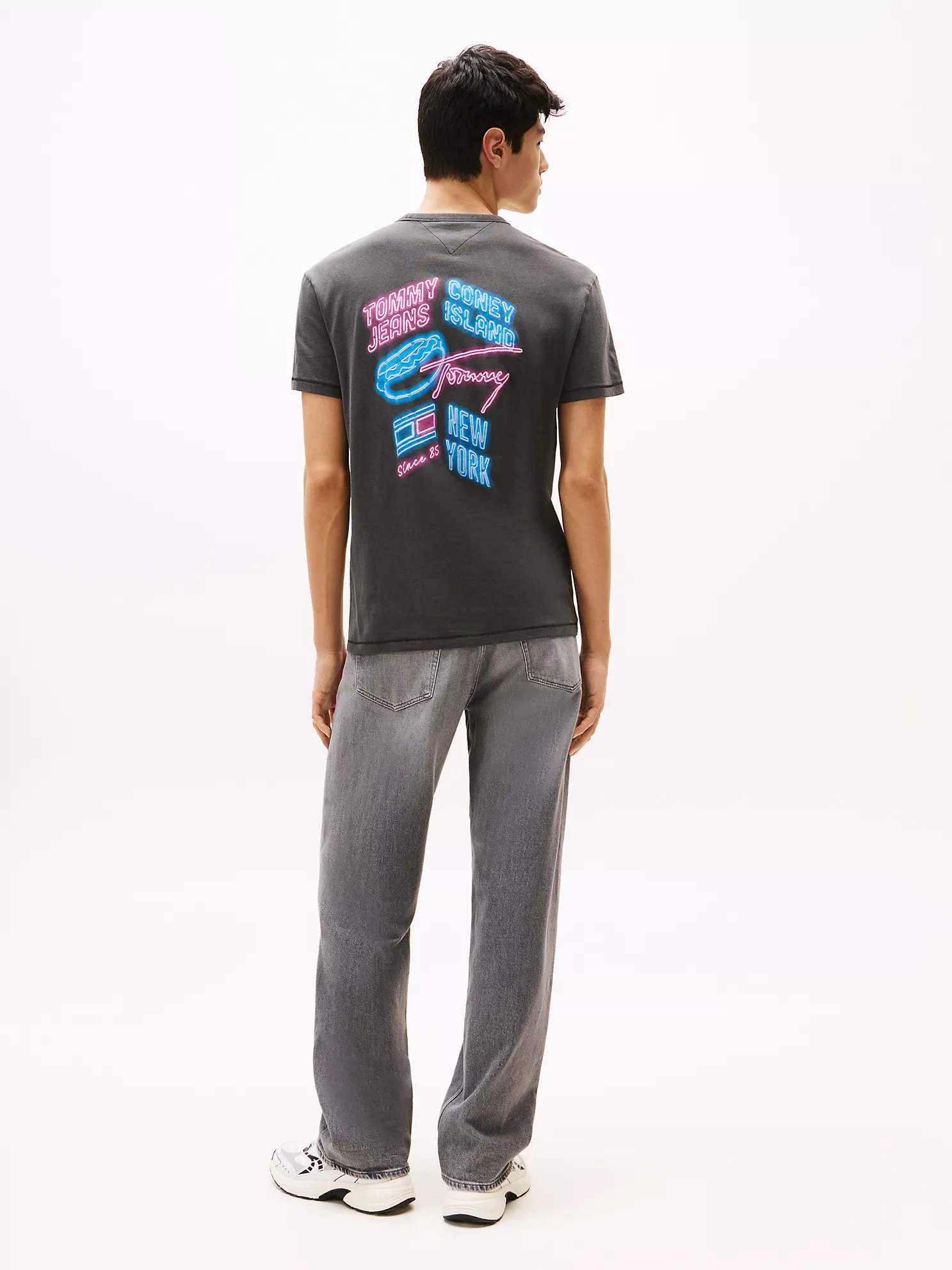 Tommy Jeans Neon Logo T-Shirt - Black 9 Tommy Jeans Neon Logo T-Shirt
- Black