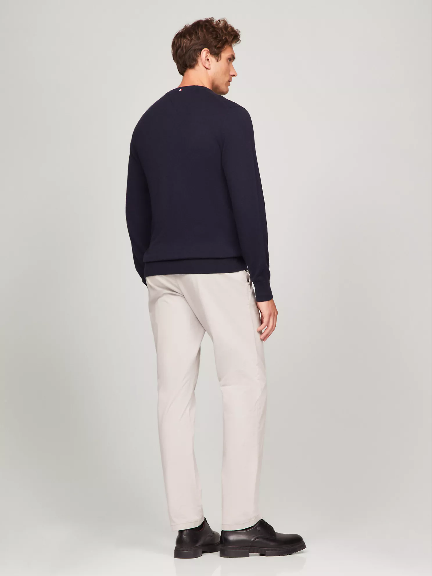 Fine Gauge Knit Crewneck Sweater - Navy 8 Fine Gauge Knit Crewneck Sweater
- Navy
